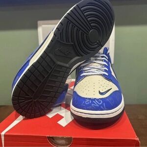 Nike Men's Royal Blue and White Sneakers